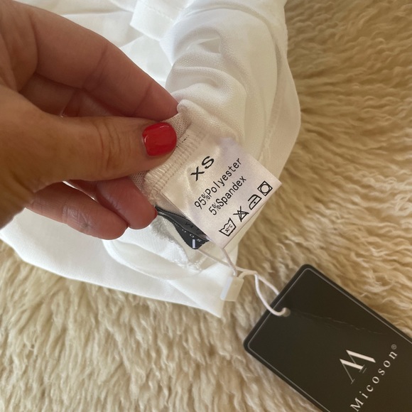 *NWT Micoson Mesh Cutout white top - Picture 6 of 8